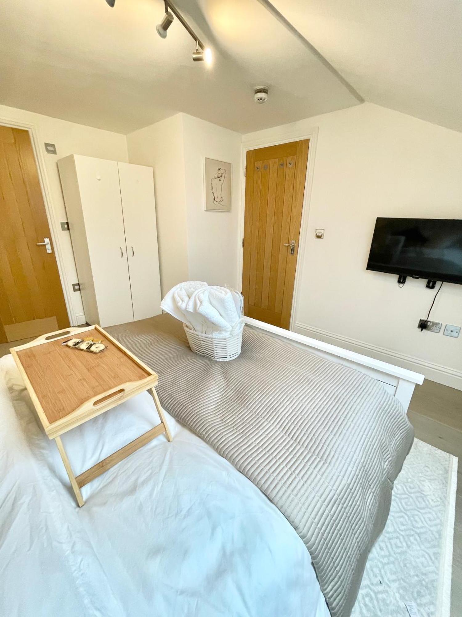 Luxury En-Suite Double Bedroom Stratford E15 伦敦 外观 照片